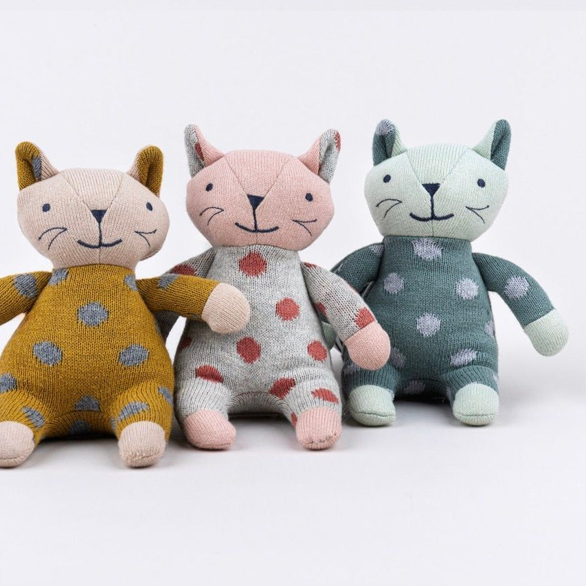 Cute Baby Kitty Knitted Toy with Gentle Rattle Sound - 41467