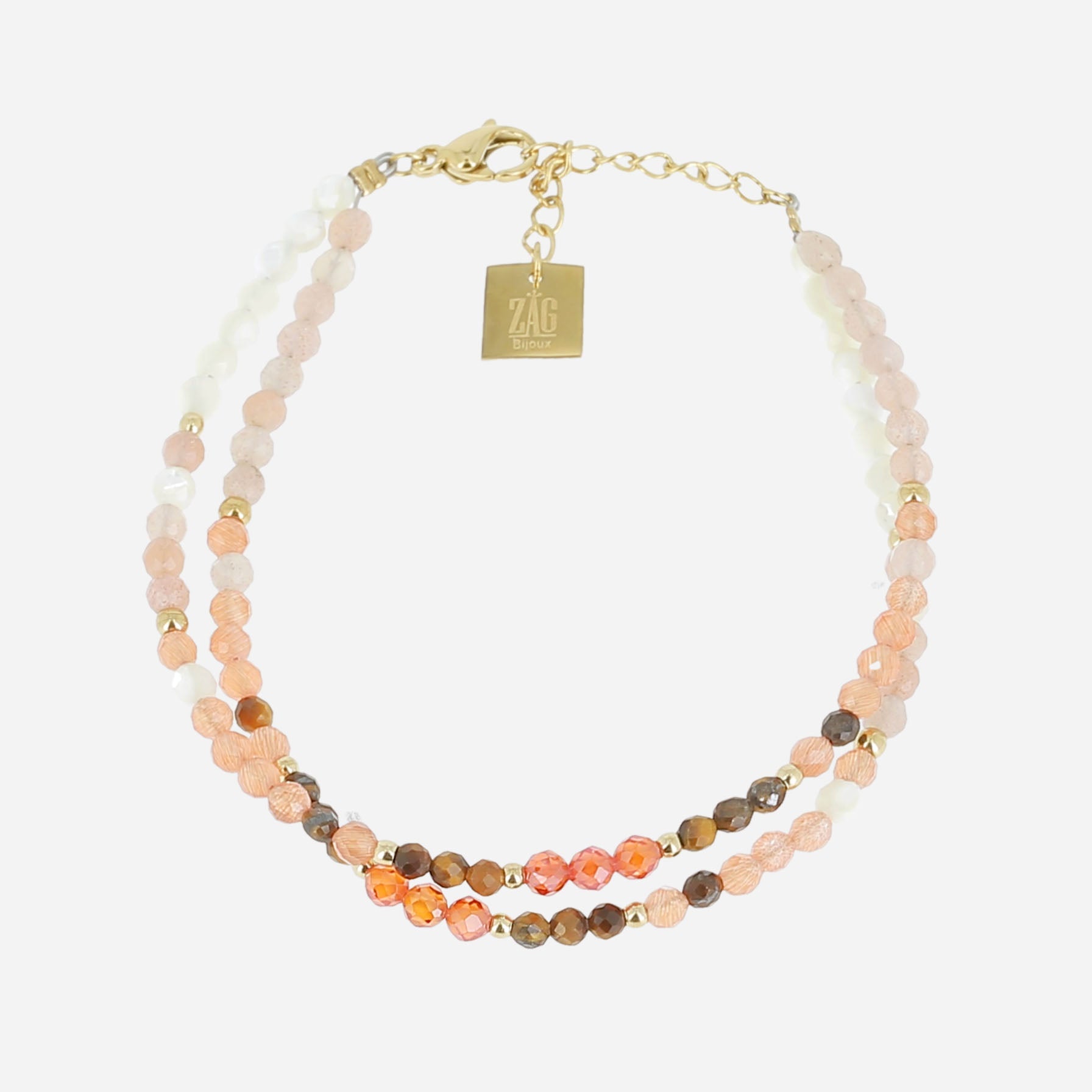 Double-row bracelet of small peach, sand and brown stones on gold, with an engraved gold tag