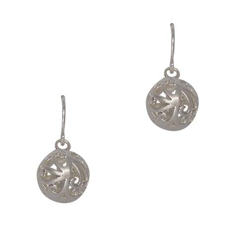 The filigree ball earrings in silver, on fish hooks.
