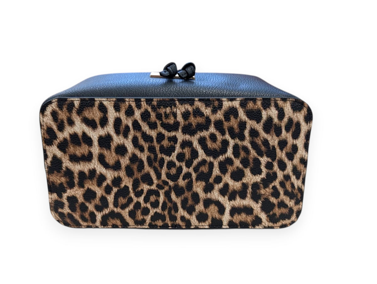 Leopard-print base of the black Ruby bucket bag