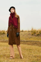 Outdoor full look with the Rhubarb scarf, brown coat and leather gloves