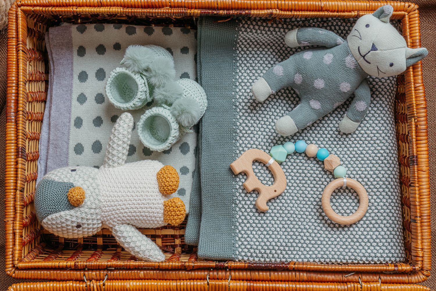 Cute Baby Kitty Knitted Toy with Gentle Rattle Sound - 41467