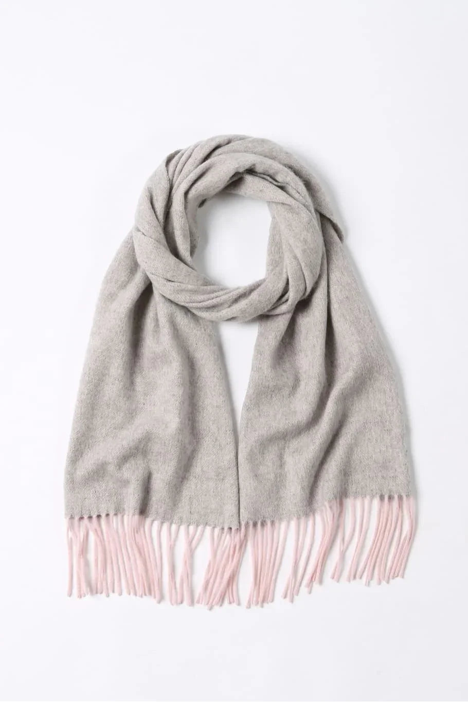 Quartz Pink merino scarf looped flat, grey body with pink fringe