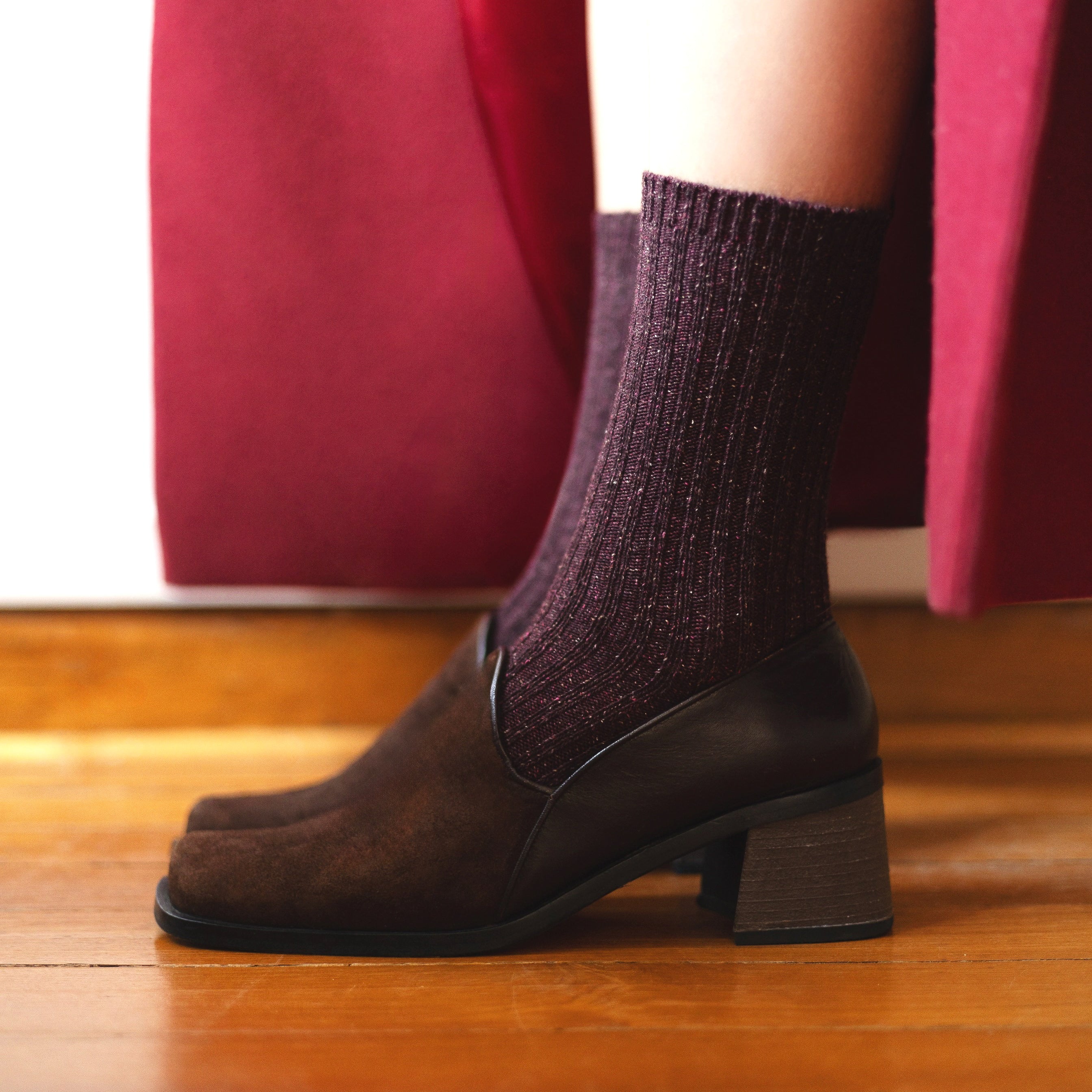 KLUE Silk & Wool Dust Star Socks | Burgundy