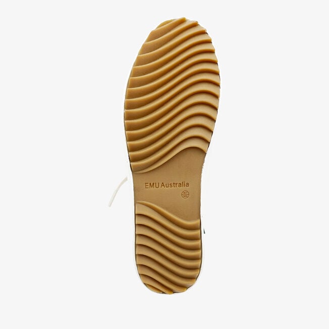 Gum rubber sole tread of the natural Hosier sneaker