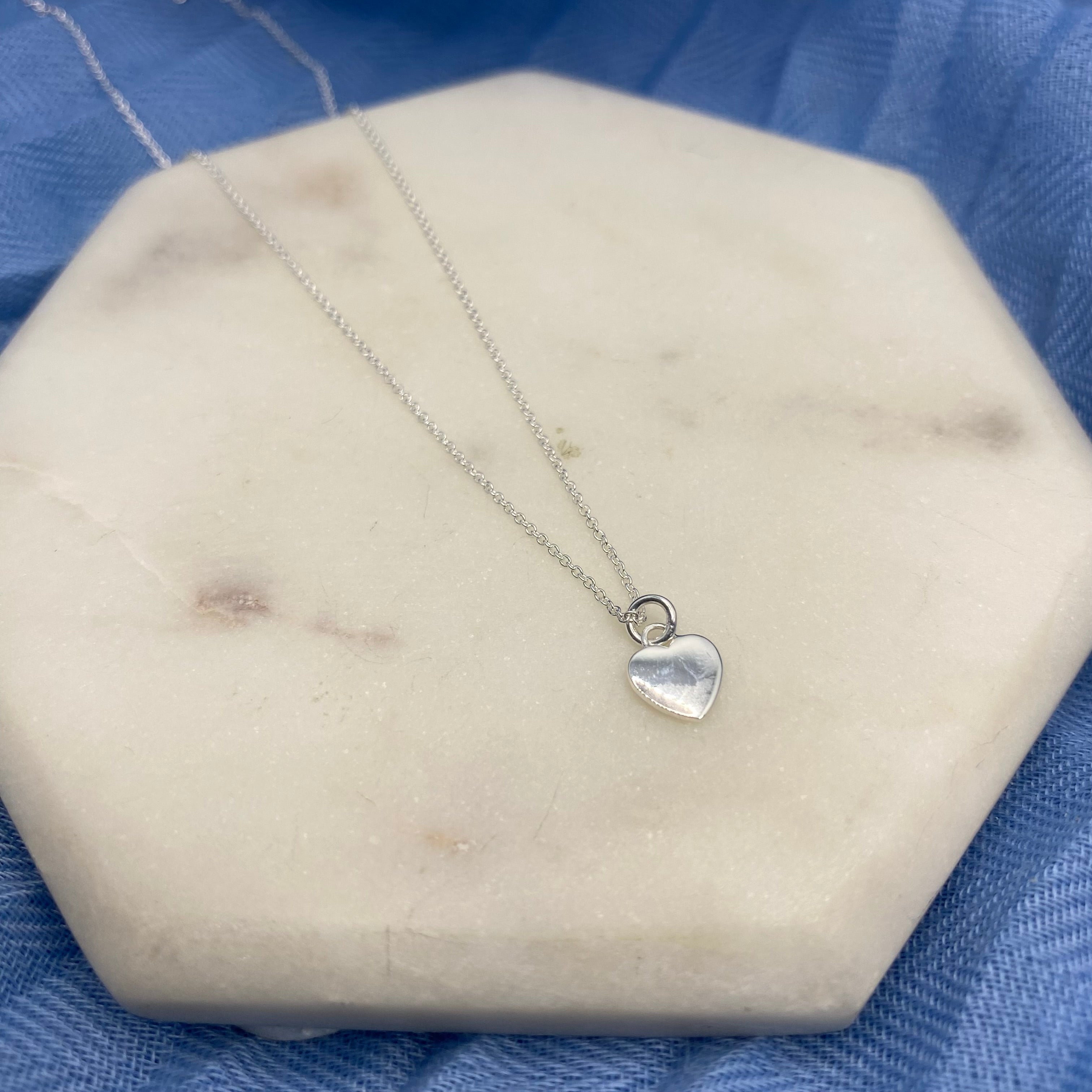Fabienne Delicate Plain Heart necklace in silver